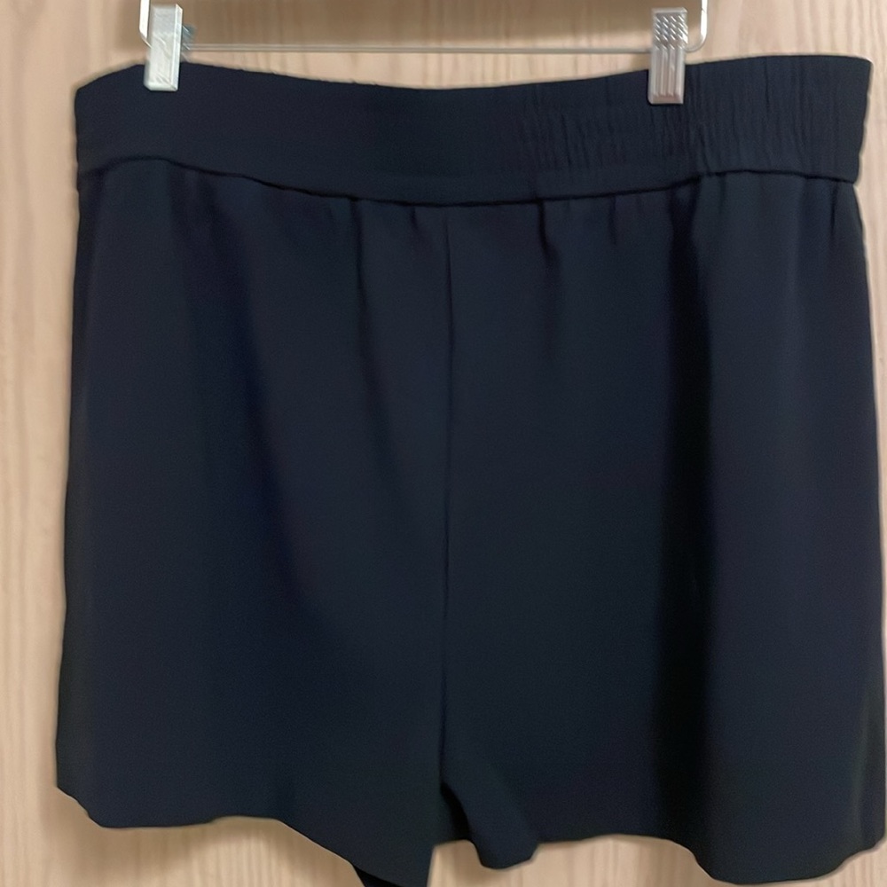 Banana Republic High Waist Black Shorts Women’s XL NWT - Picture 2 of 5